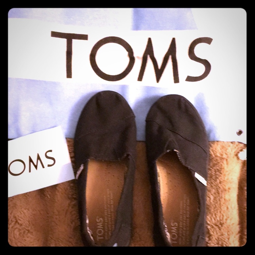 ⚡️SOLD⚡️Youth Toms